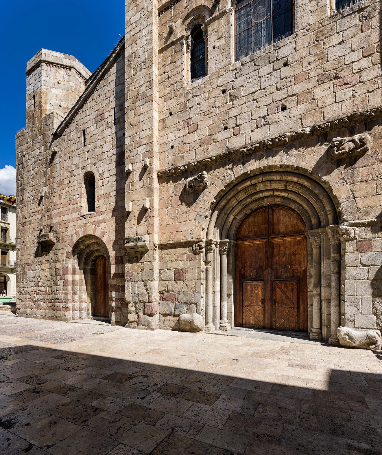 Porta principal de la Catedral de Santa Maria d'Urgell