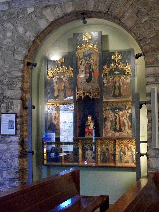 Retaule gòtic de la Mare de Déu de l'Esperança a l'església de Santa Cecília de Bolvir. 