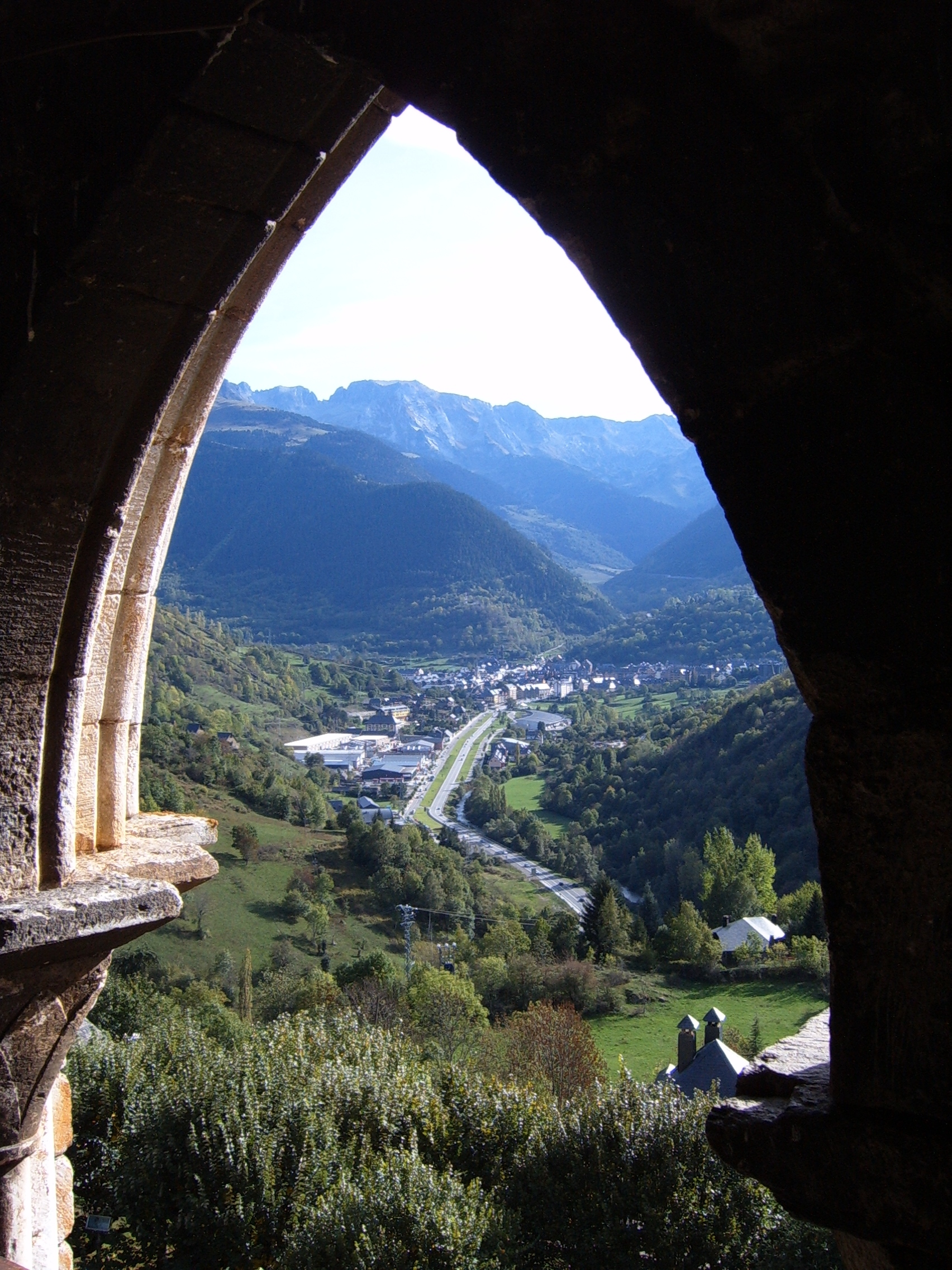 Vista del paisaje des de la ventana del campanario. 